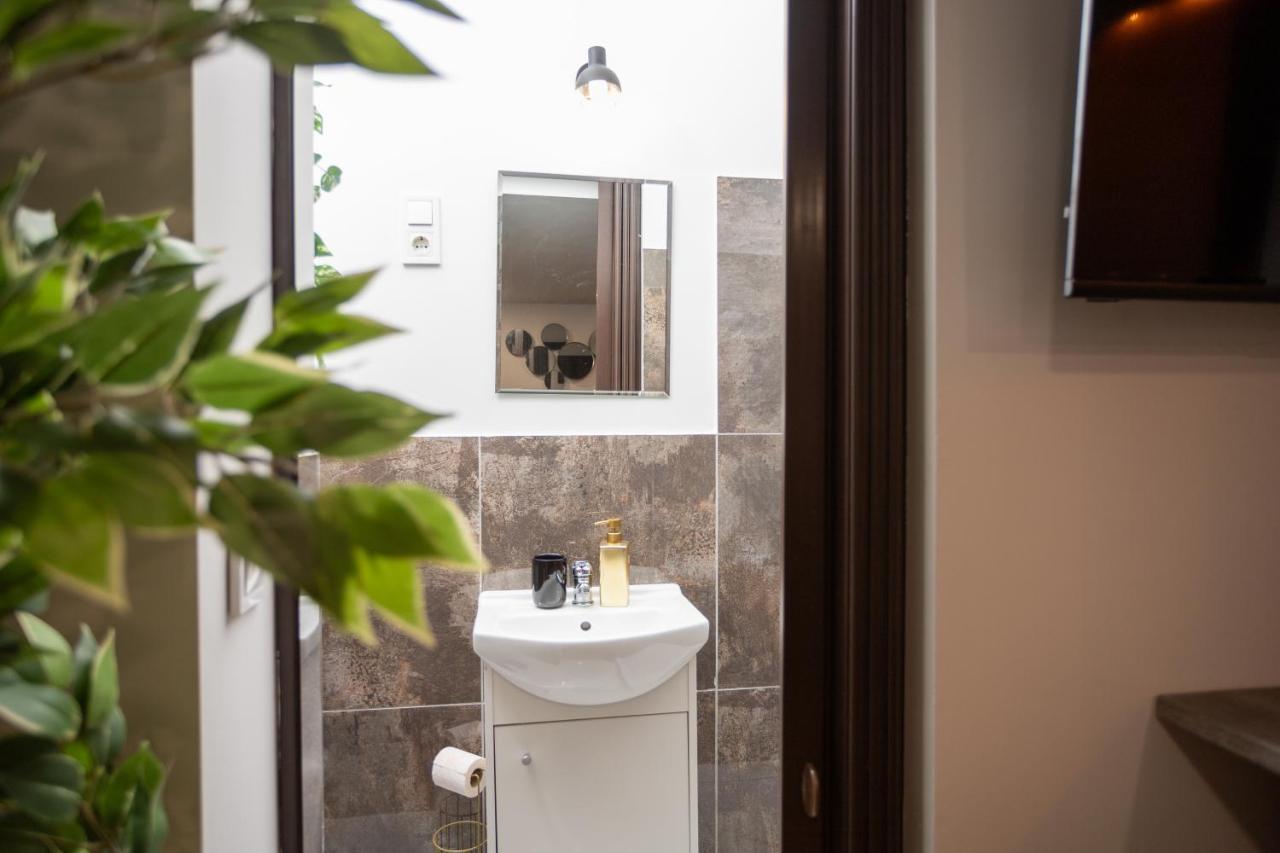 Green Goblin Apartment With Free Private Parking Budapest Extérieur photo