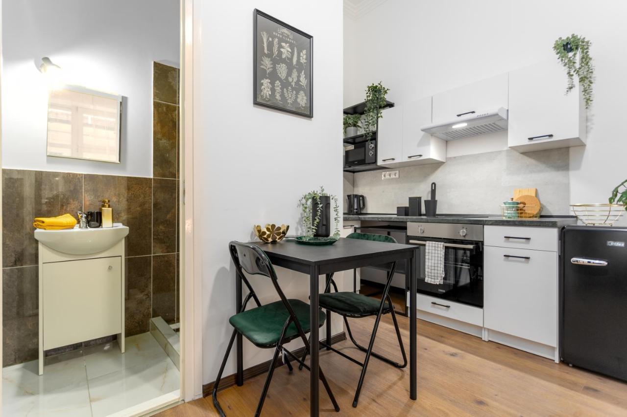 Green Goblin Apartment With Free Private Parking Budapest Extérieur photo