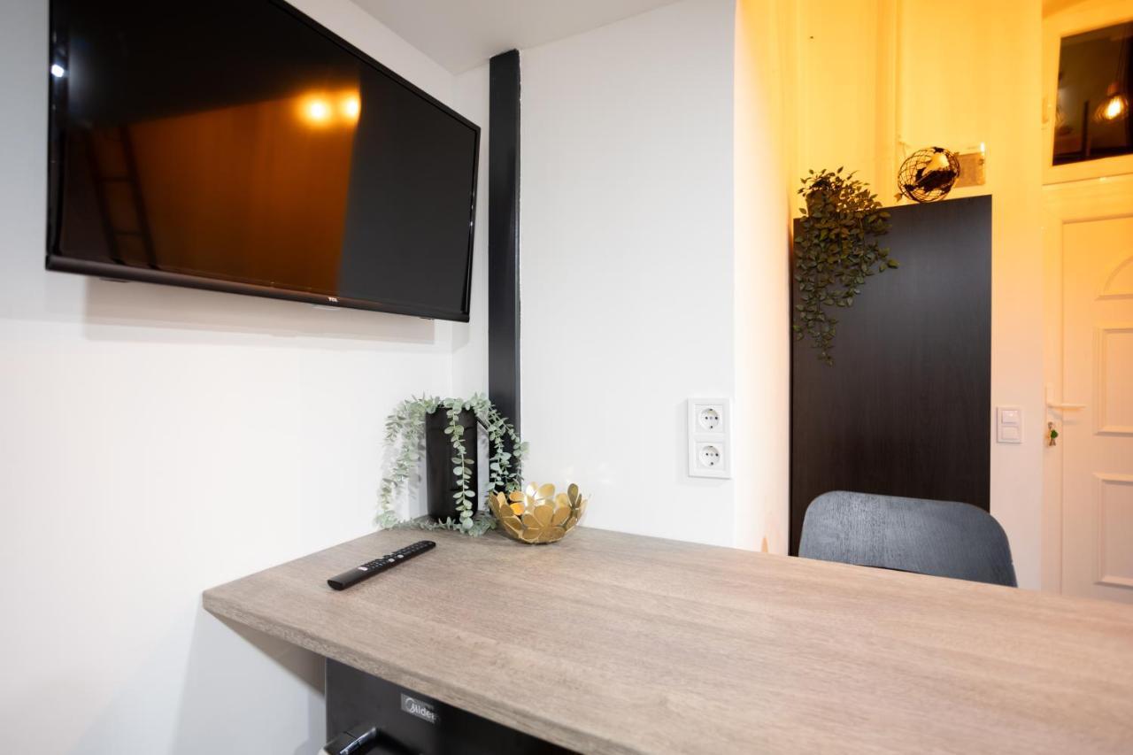 Green Goblin Apartment With Free Private Parking Budapest Extérieur photo