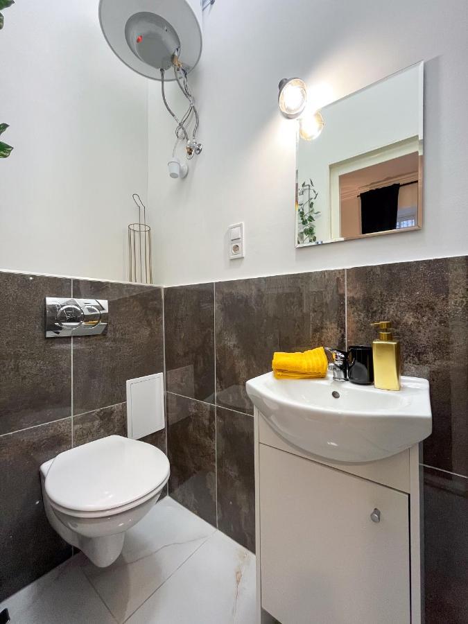Green Goblin Apartment With Free Private Parking Budapest Extérieur photo