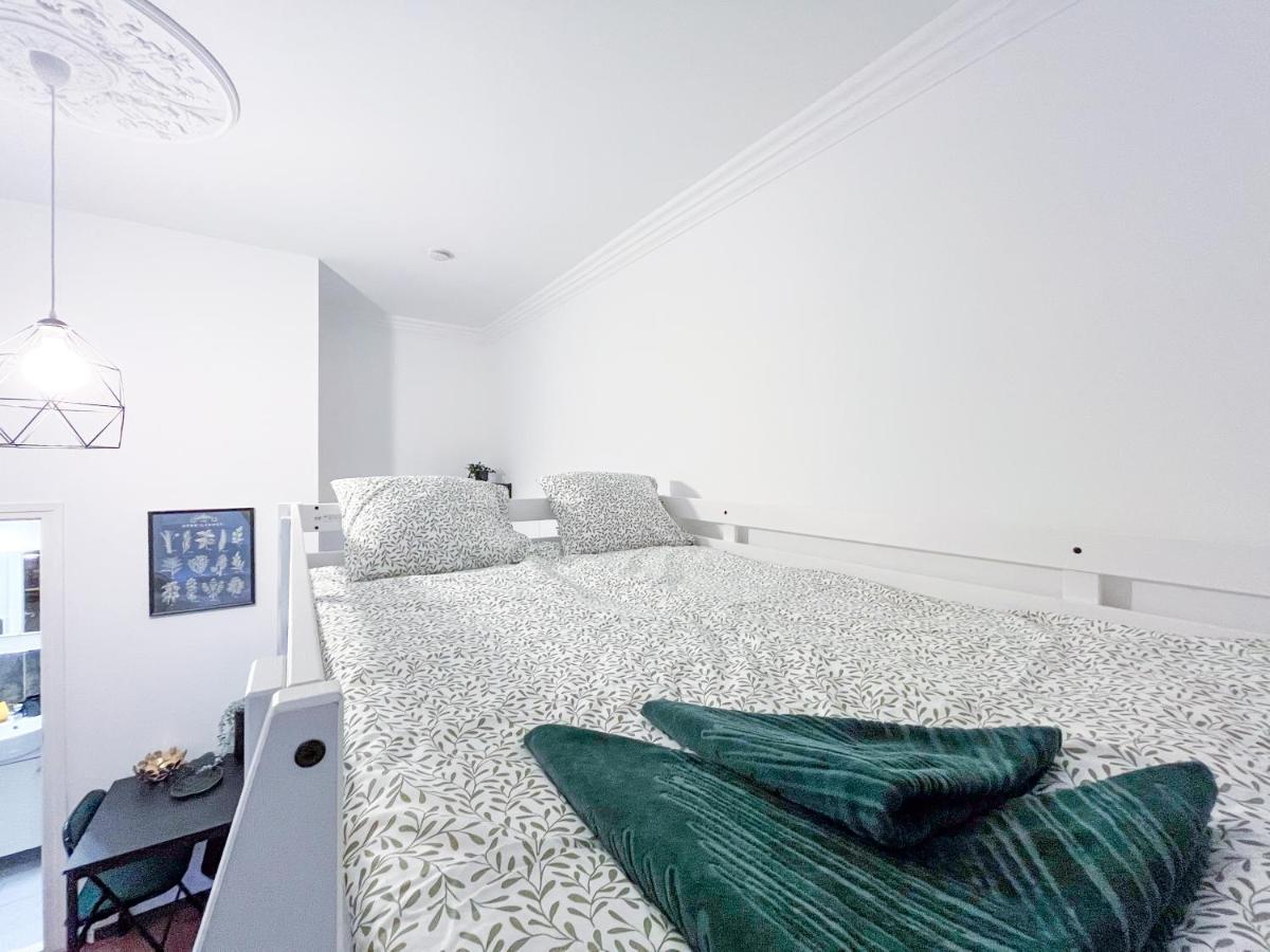 Green Goblin Apartment With Free Private Parking Budapest Extérieur photo